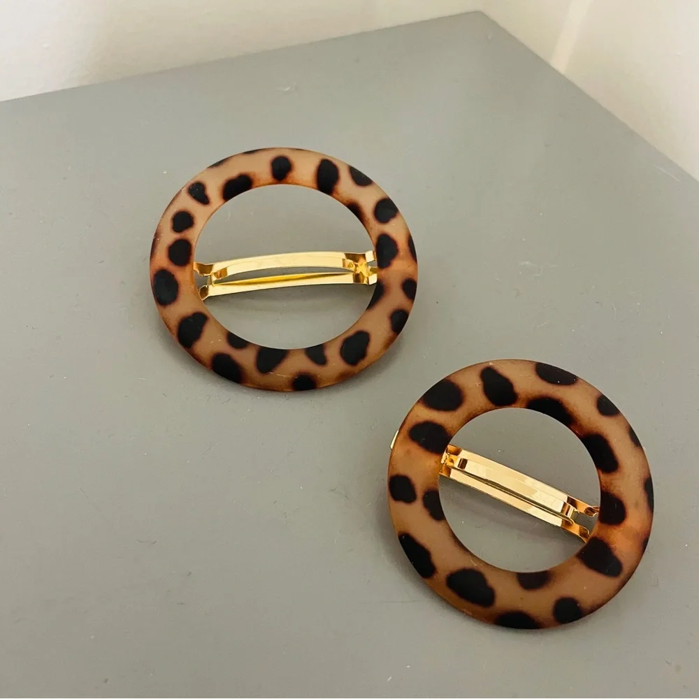 Set of 2 Leopard Print Circle Hair Clips
